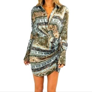 Luxxel Women Paisley Green Blue Multicolr Satin Collared Mini Dress Size Medium